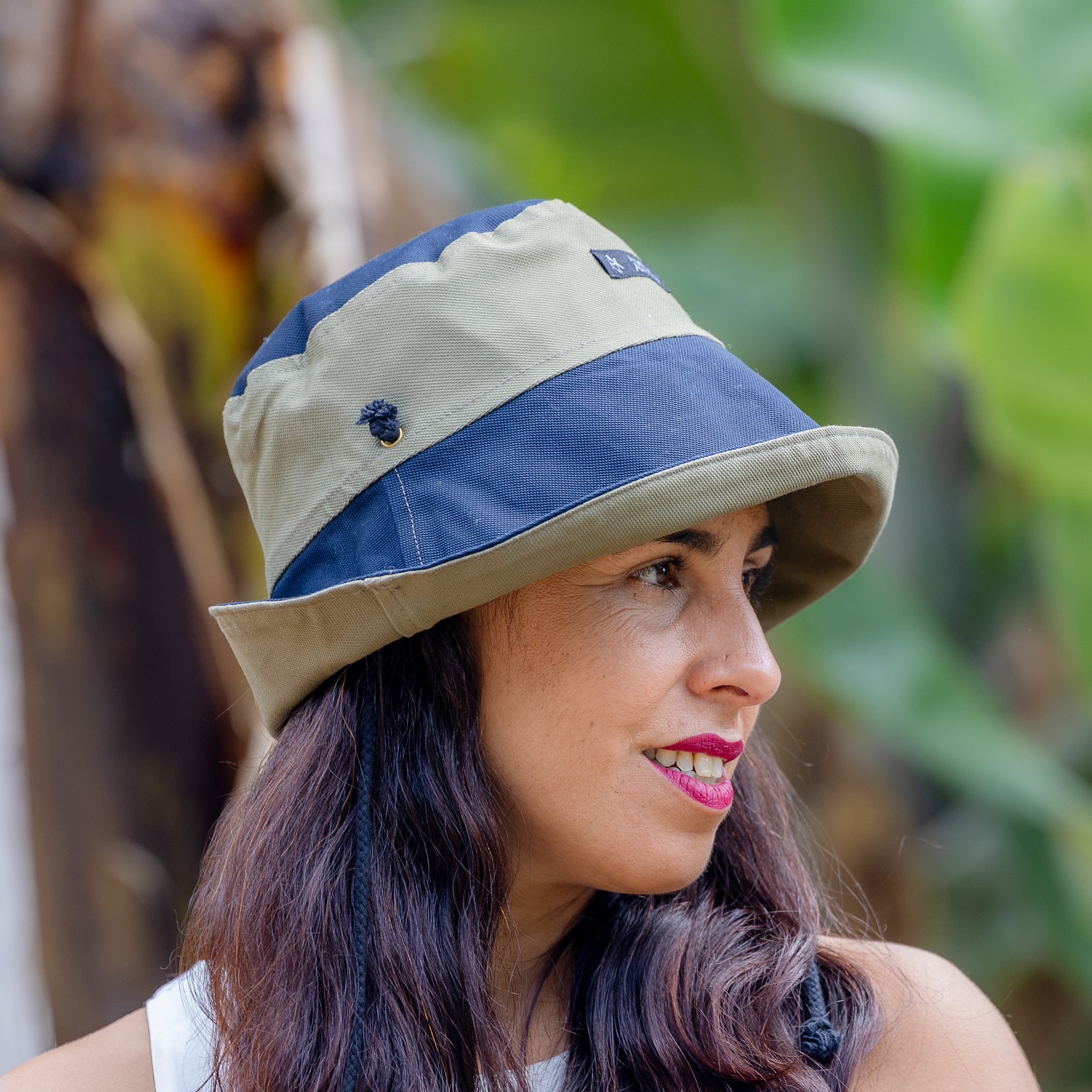 SOMBRERA UNISEX ALA CORTA BICOLOR