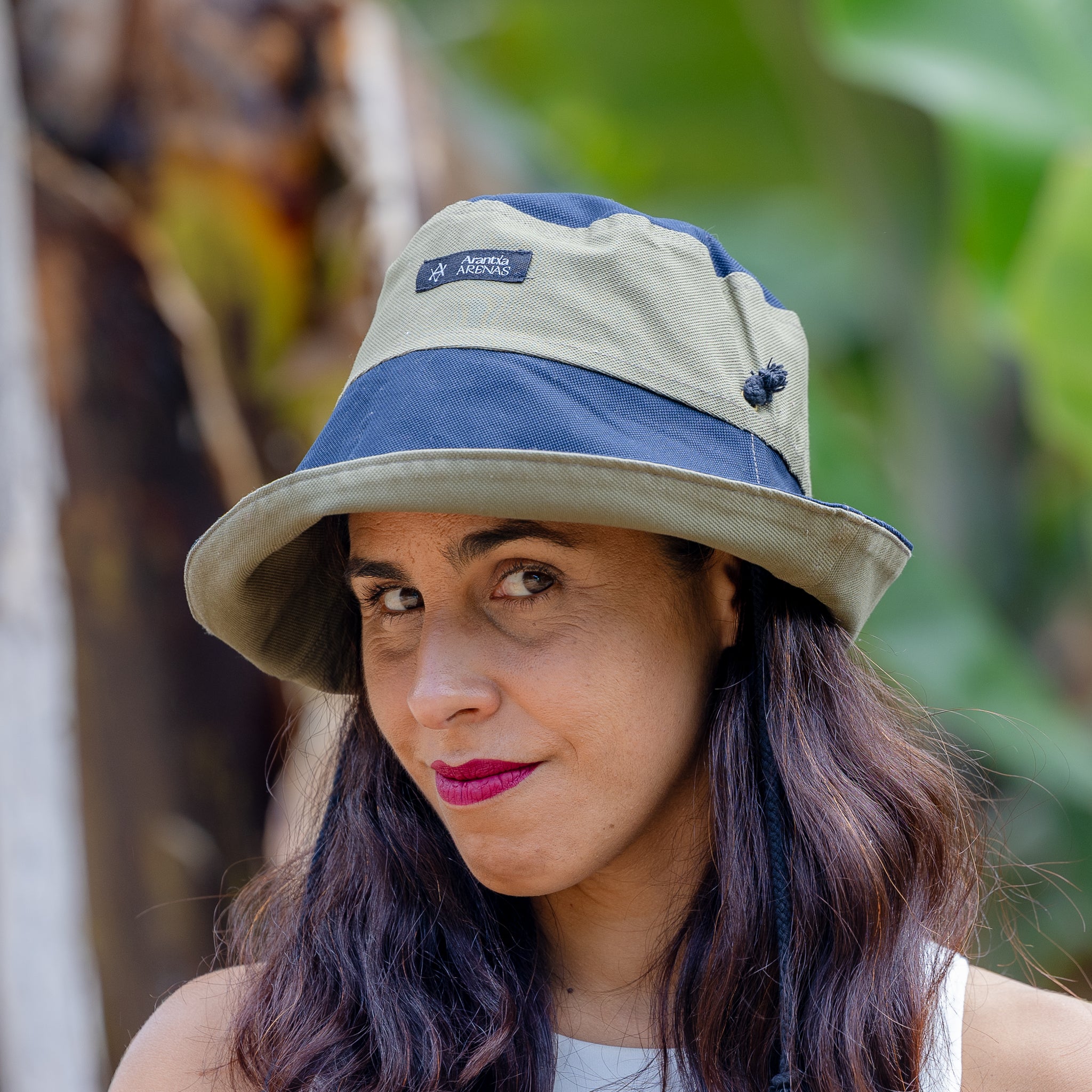 SOMBRERA UNISEX ALA CORTA BICOLOR