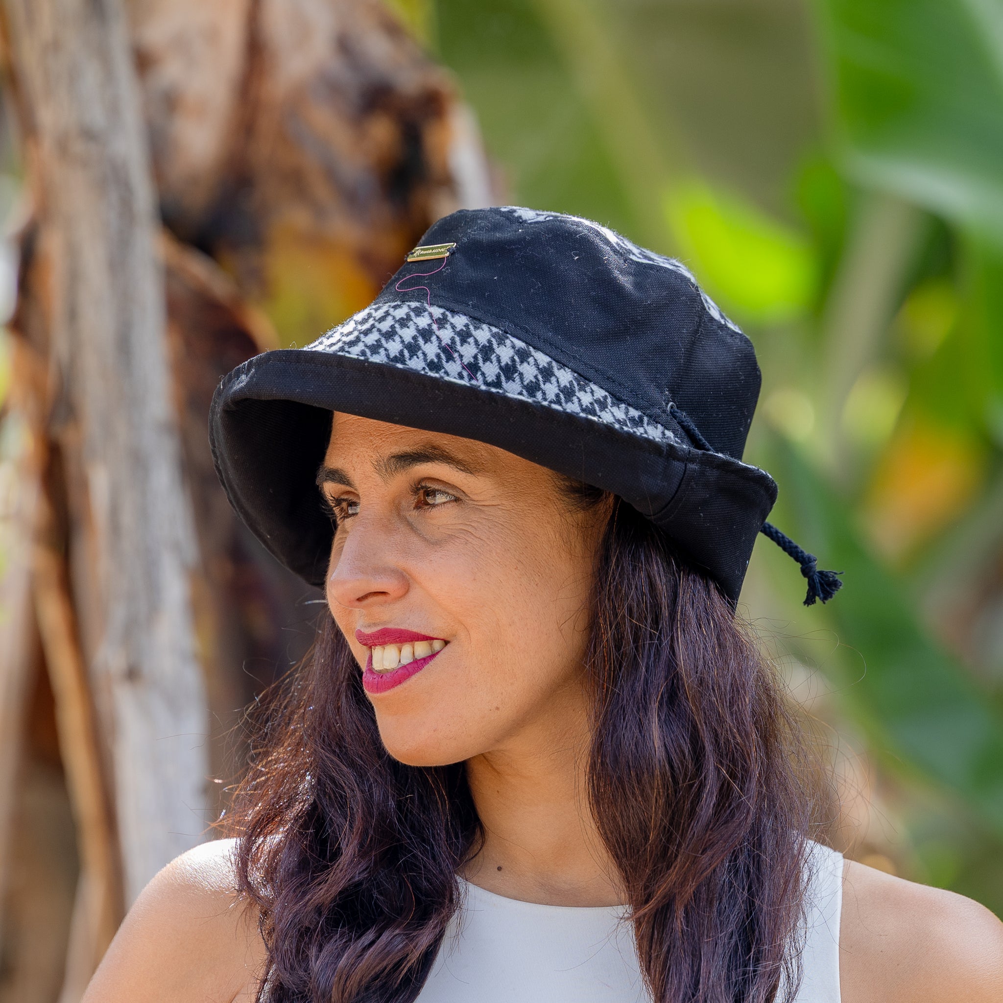 SOMBRERA ALA CORTA PICO DE GALLO